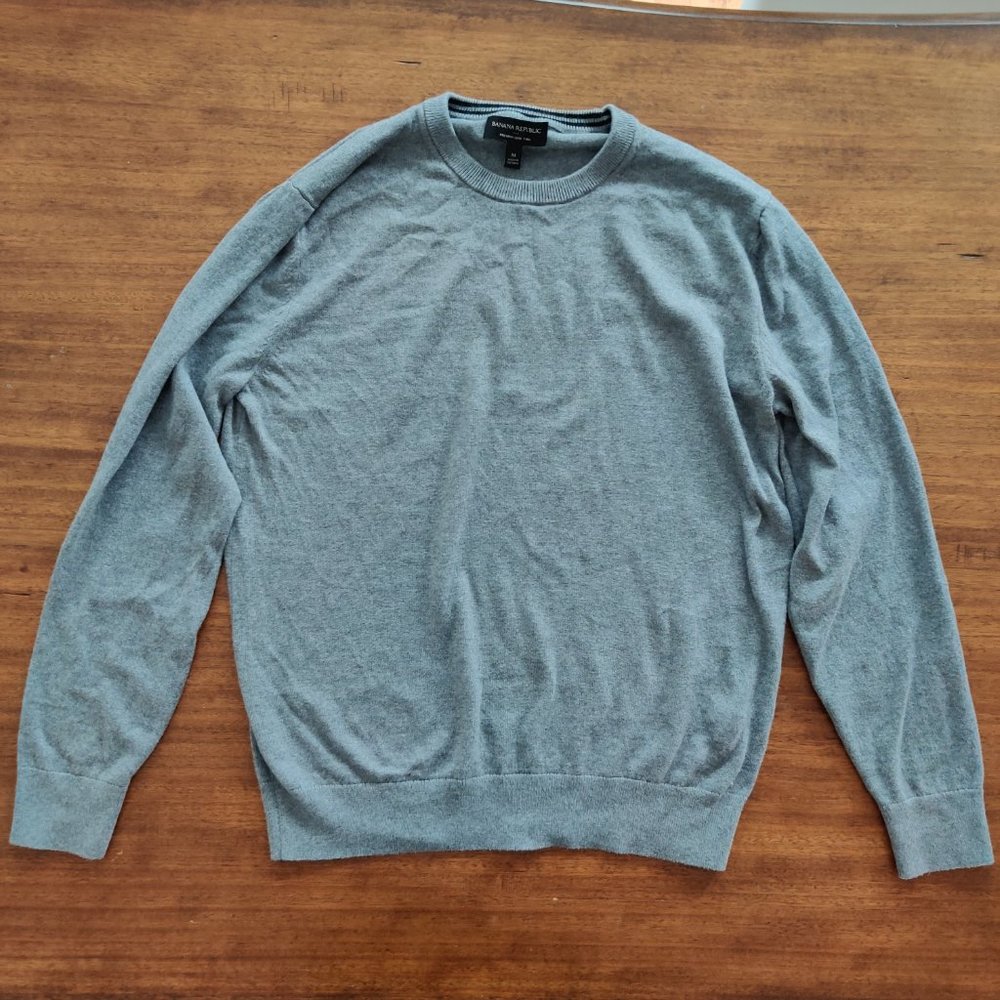 Banana Republic Premium Luxe Crew-Neck Sweater - Men's Medium - Charcoal Gray